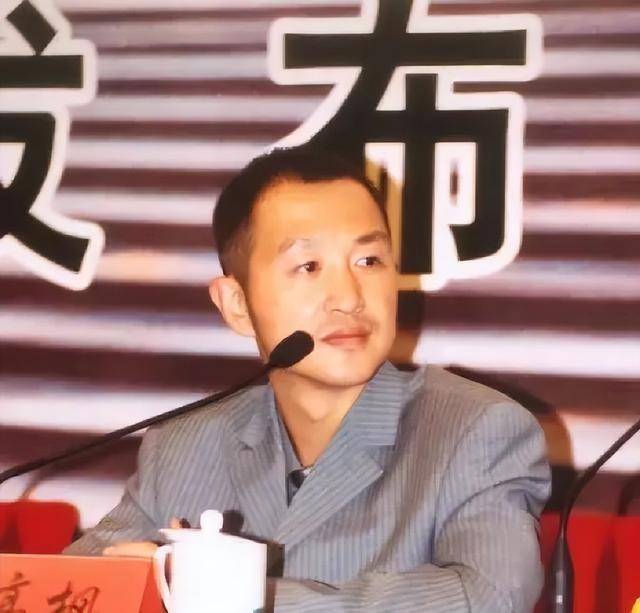 关于转会期体能课后；上海久事调整名单备战德甲；更衣室稳定；临场指挥获称赞的信息