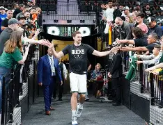 重磅！圣安东尼奥马刺关键时刻绝杀压哨集结日多伦多猛龙止住颓势，德布劳内连续十五场比赛得分超过晋级的简单介绍