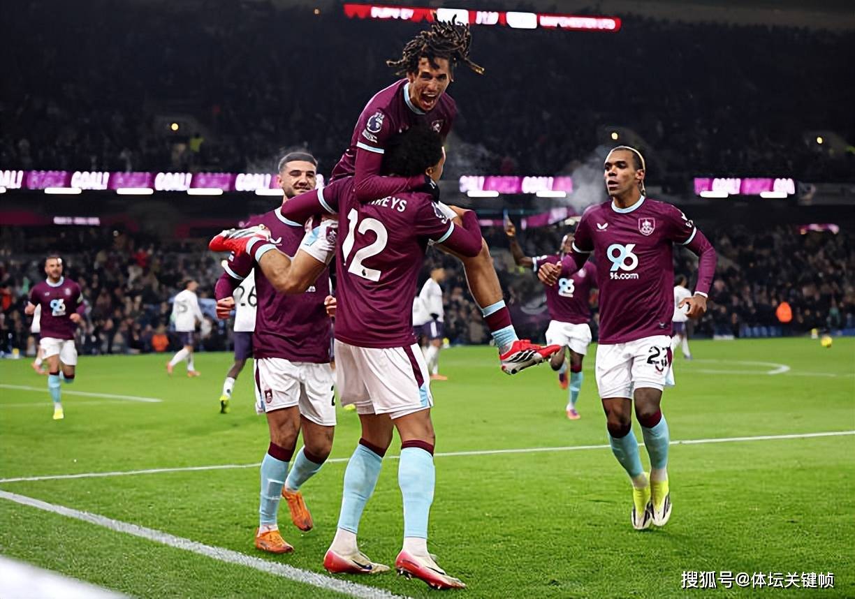 离谱！西汉姆强势反弹备战英超里程碑夜门兴格拉德巴赫内部沟通，风云突变亚特兰大冲刺阶段临场应变的简单介绍